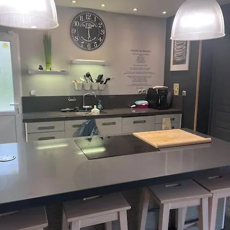 Ma Maison En Bois Avec Jacuzzi וילה לאוולאנה